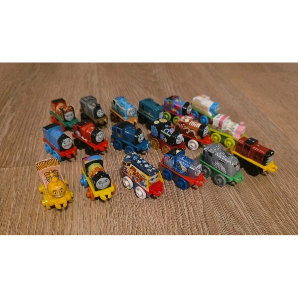 Thomas & Friends MINIS Tank Engine Lot of 18